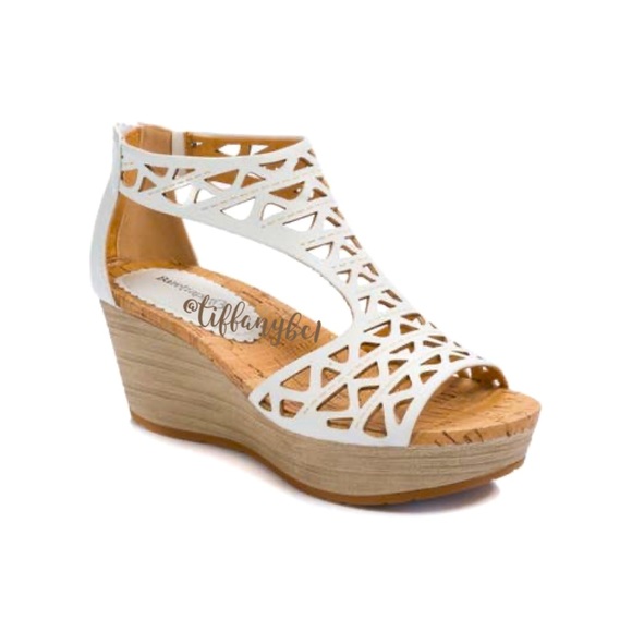 BareTraps Shoes - BareTraps Miriam Platform Wedge Sandal White